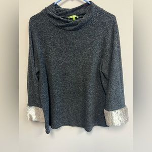 Trisha Tyler sweater with fur cuffs size 1X